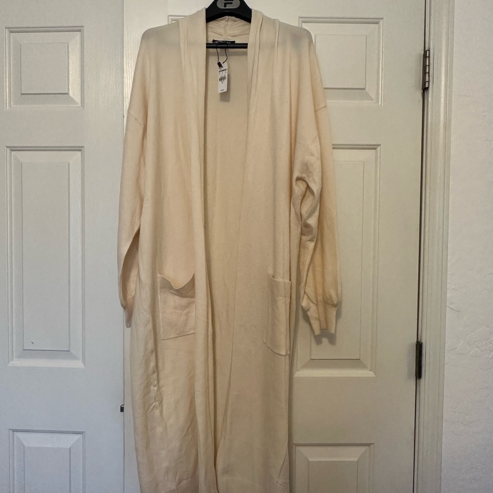 Express Cream Lounge Pants and Cardigan Set